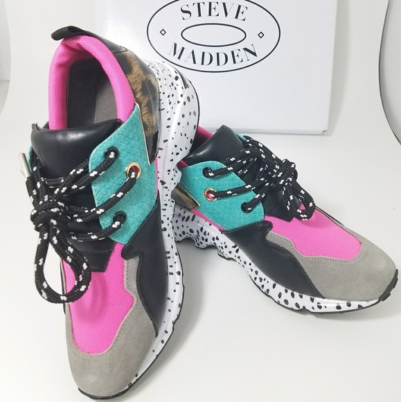 Steve Madden Wild style Cliff Sneaker. WOMANS - Picture 8 of 8